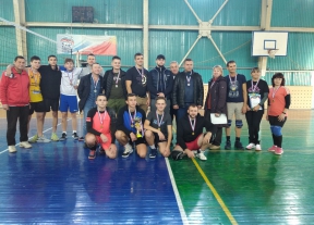 Золото и серебро волейбольного турнира у спортсменов Мценского района